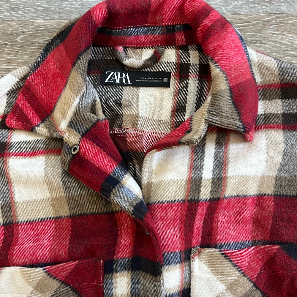 Zara Women’s cropped plaid coat - size medium